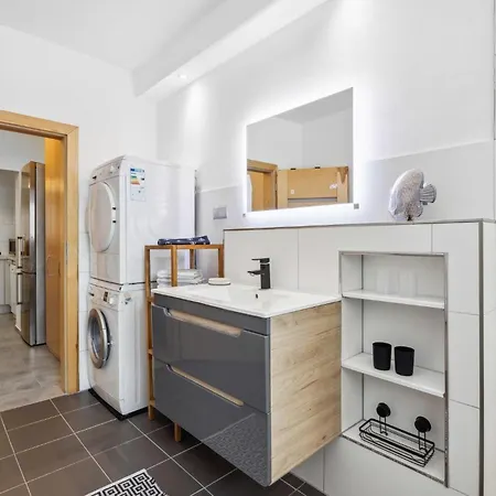 2 Bedroom Nice In Appartement *
