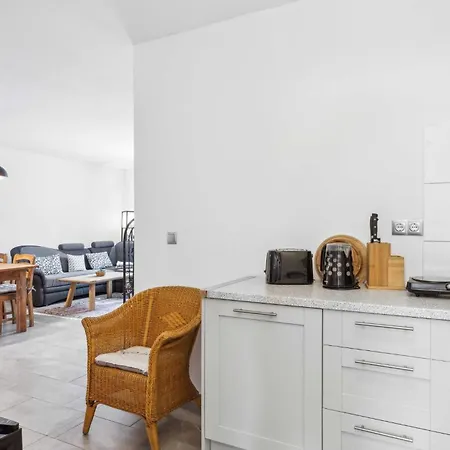 2 Bedroom Nice In *